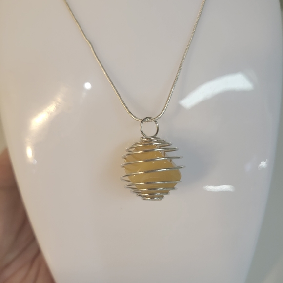 YELLOW ADVENTURINE Crystal 🔮 wrapped in wire with silver chain. Handmade. - Picture 2 of 3